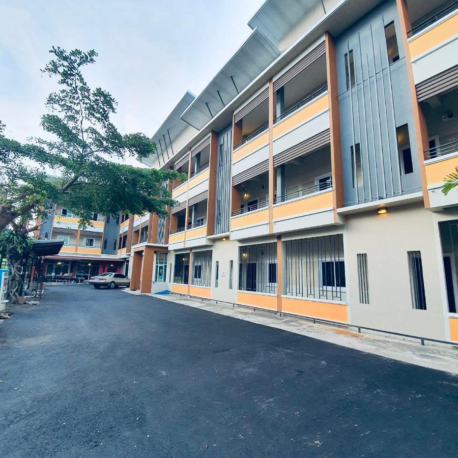 Preme Apartment @Maejo Ban pa Lan  Exterior photo