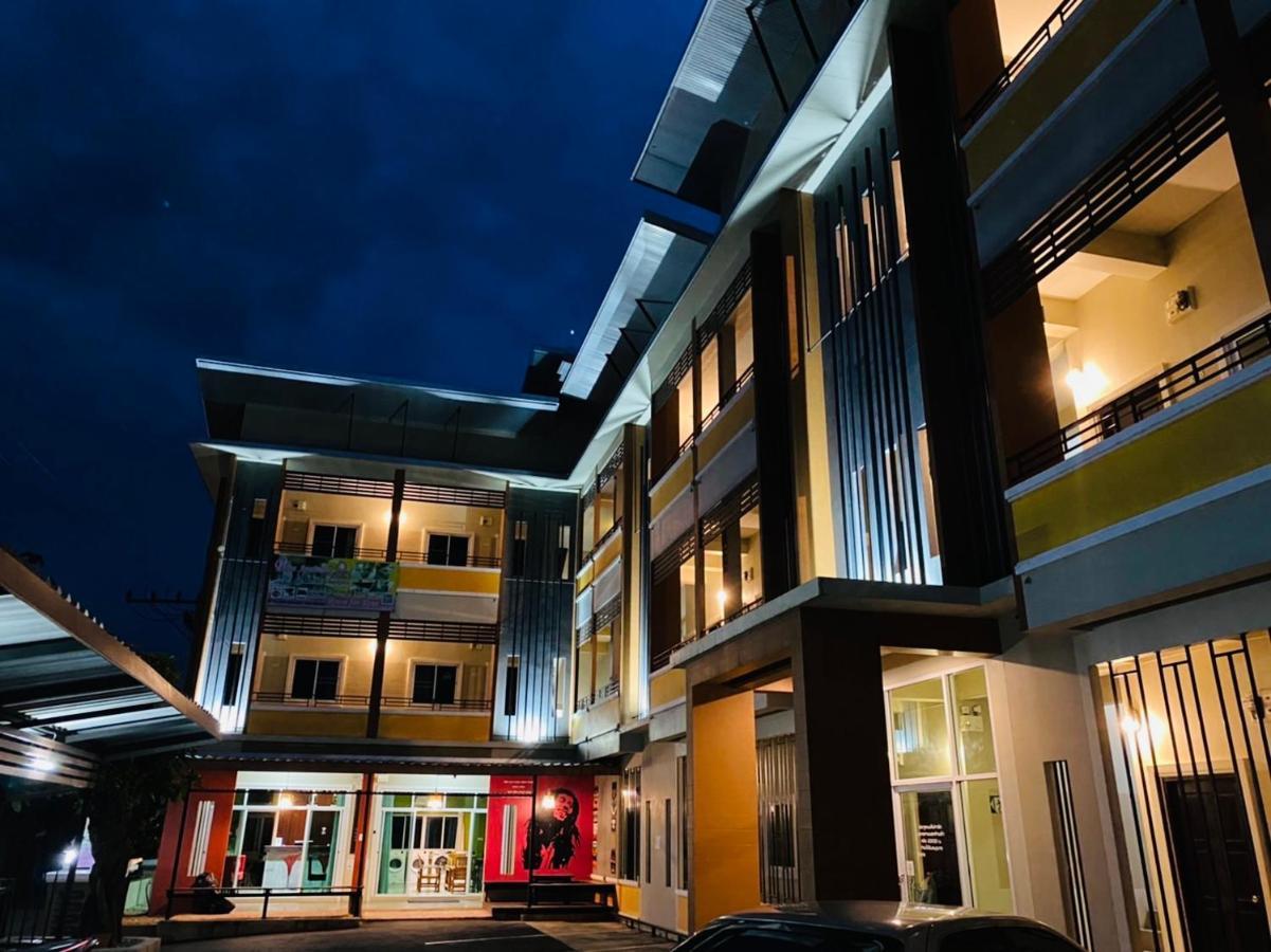 Preme Apartment @Maejo Ban pa Lan  Exterior photo